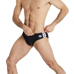 Arena Icons Solid Brief Men, rouge -Natation Homme Soldes arena icons solid brief men black 5